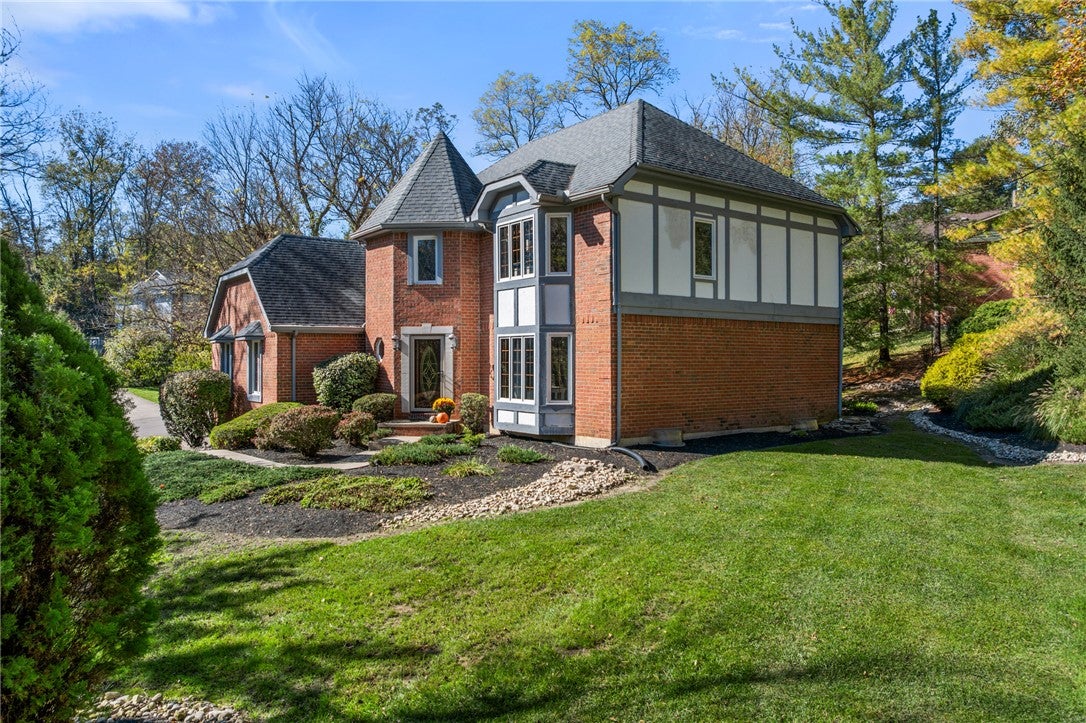 3930 Elizabeth Circle