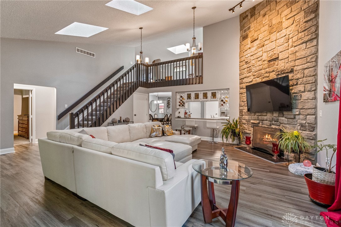 Fairfield, Ohio 45014, United States, 3 Bedrooms Bedrooms, ,3 BathroomsBathrooms,Residential,Active,222117