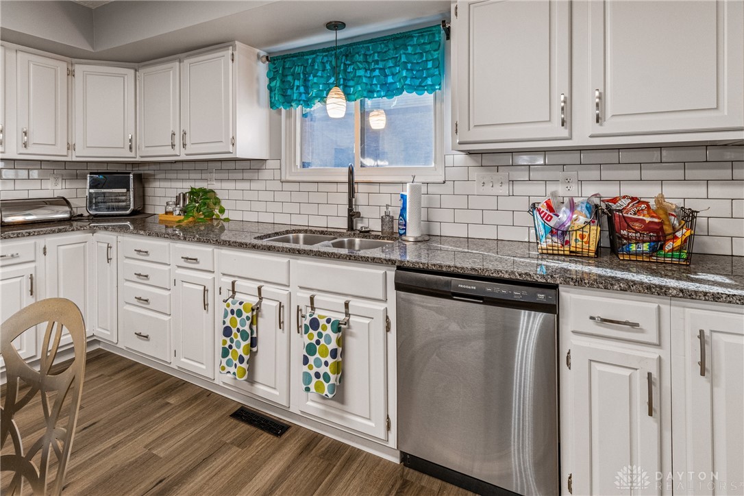 Fairfield, Ohio 45014, United States, 3 Bedrooms Bedrooms, ,3 BathroomsBathrooms,Residential,Active,222117