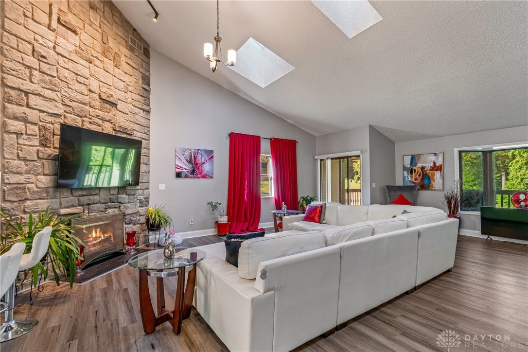 Fairfield, Ohio 45014, United States, 3 Bedrooms Bedrooms, ,3 BathroomsBathrooms,Residential,Active,222117