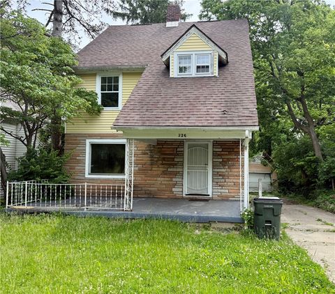 Photo of 226 Sandalwood Drive, Dayton, OH 45405 (MLS # 959304)