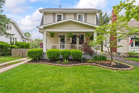 Photo of 405 Hadley Avenue, Oakwood, OH 45419 (MLS # 958026)