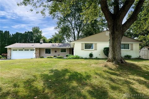 Photo of 20 Gershwin Drive, Dayton, OH 45458 (MLS # 938893)