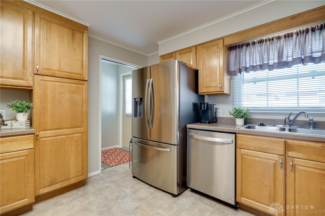 7 Kiser Drive, Tipp City, Ohio image 18