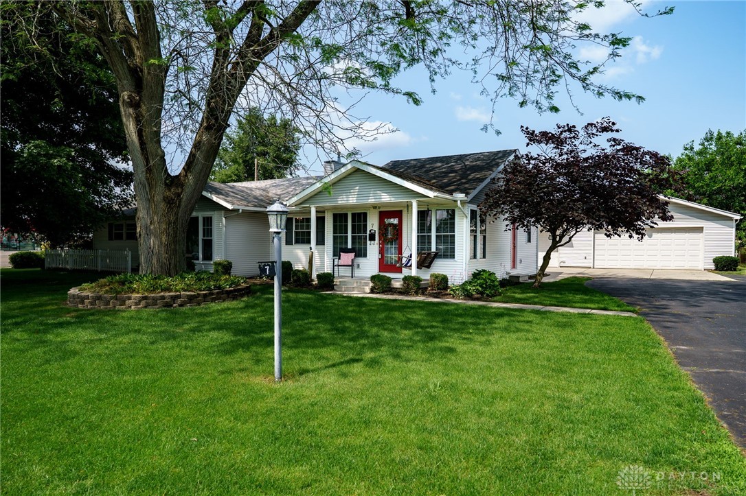 7 Kiser Drive, Tipp City, Ohio image 1