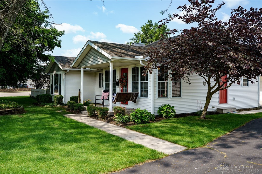 7 Kiser Drive, Tipp City, Ohio image 3