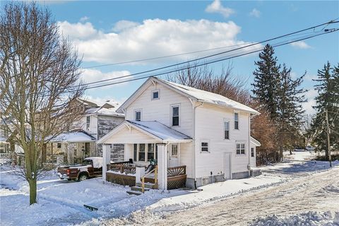 Homes For Sale - 112 E Spring Avenue<br/> Logan County, Bellefontaine, OH 43311