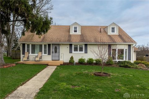 Homes For Sale - 1270 Virginia Drive<br/> Tipp City, OH 45371