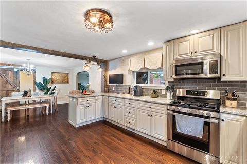 Tiny photo for 775 S Main Street, Springboro, OH 45066 (MLS # 945986)