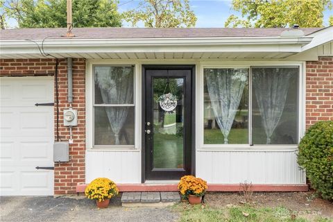 Tiny photo for 775 S Main Street, Springboro, OH 45066 (MLS # 945986)