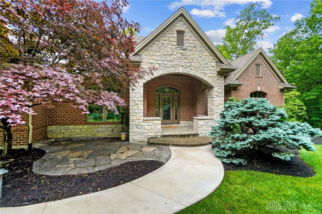 7721 Country Brook Court, Springboro, Ohio image 4