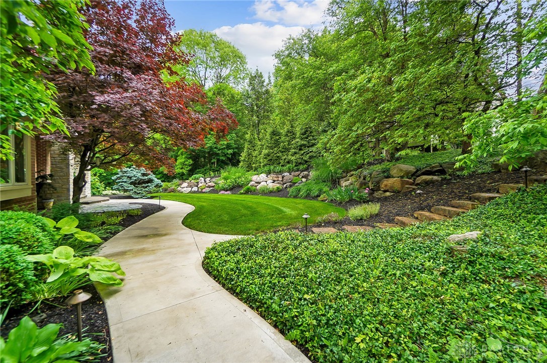 7721 Country Brook Court, Springboro, Ohio image 5