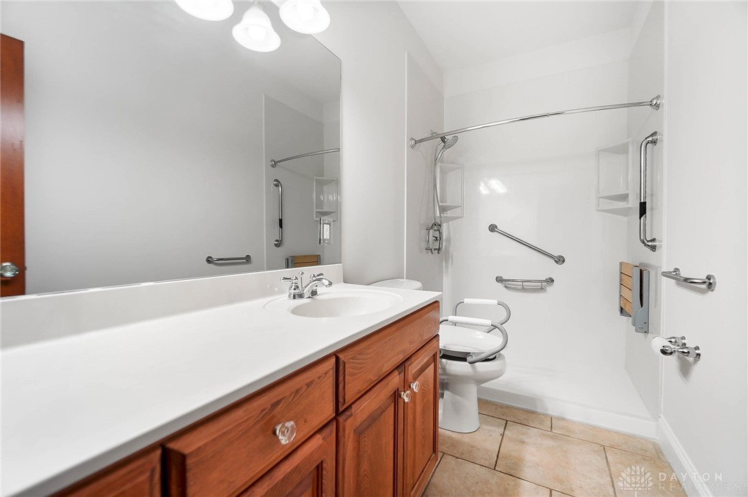 7721 Country Brook Court, Springboro, Ohio image 37