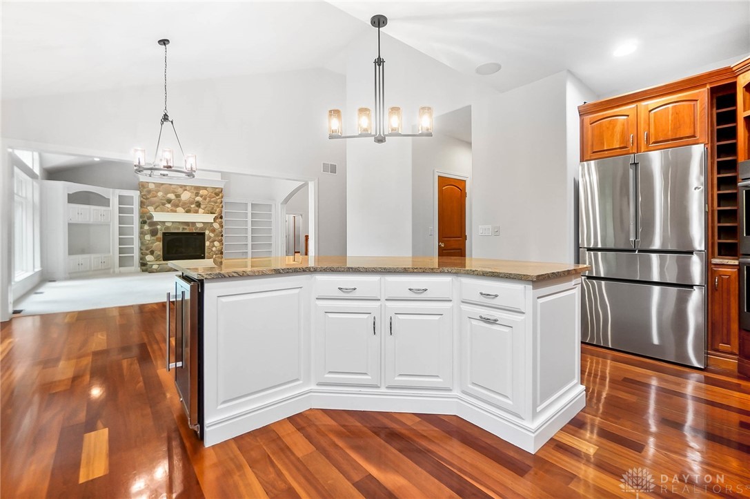 7721 Country Brook Court, Springboro, Ohio image 25