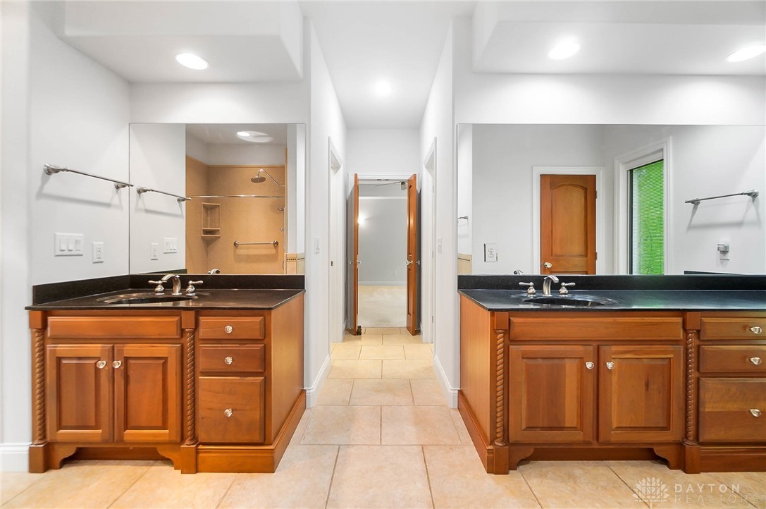 7721 Country Brook Court, Springboro, Ohio image 31