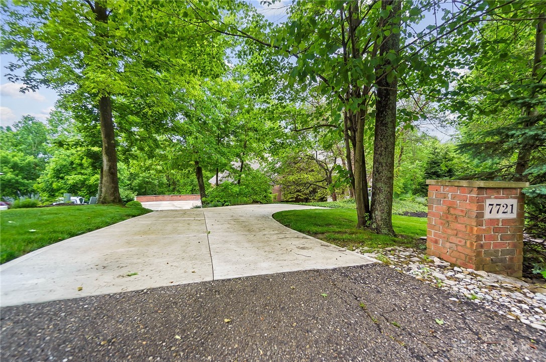 7721 Country Brook Court, Springboro, Ohio image 6