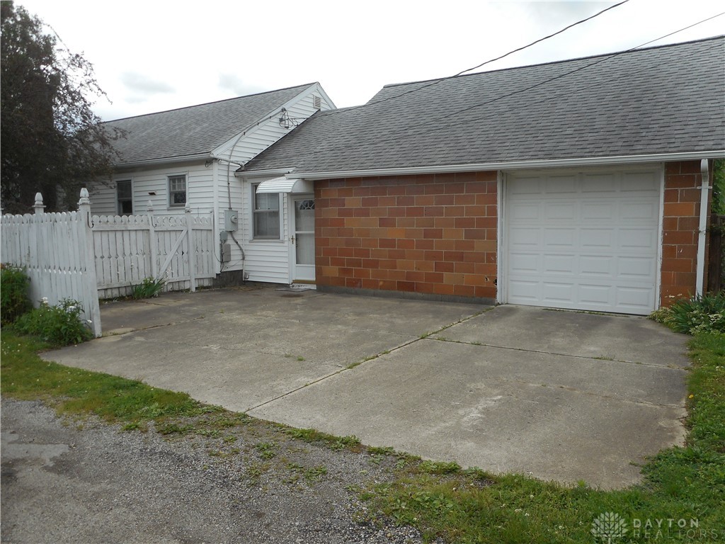 223 W Washington Street, New Carlisle, Ohio image 26