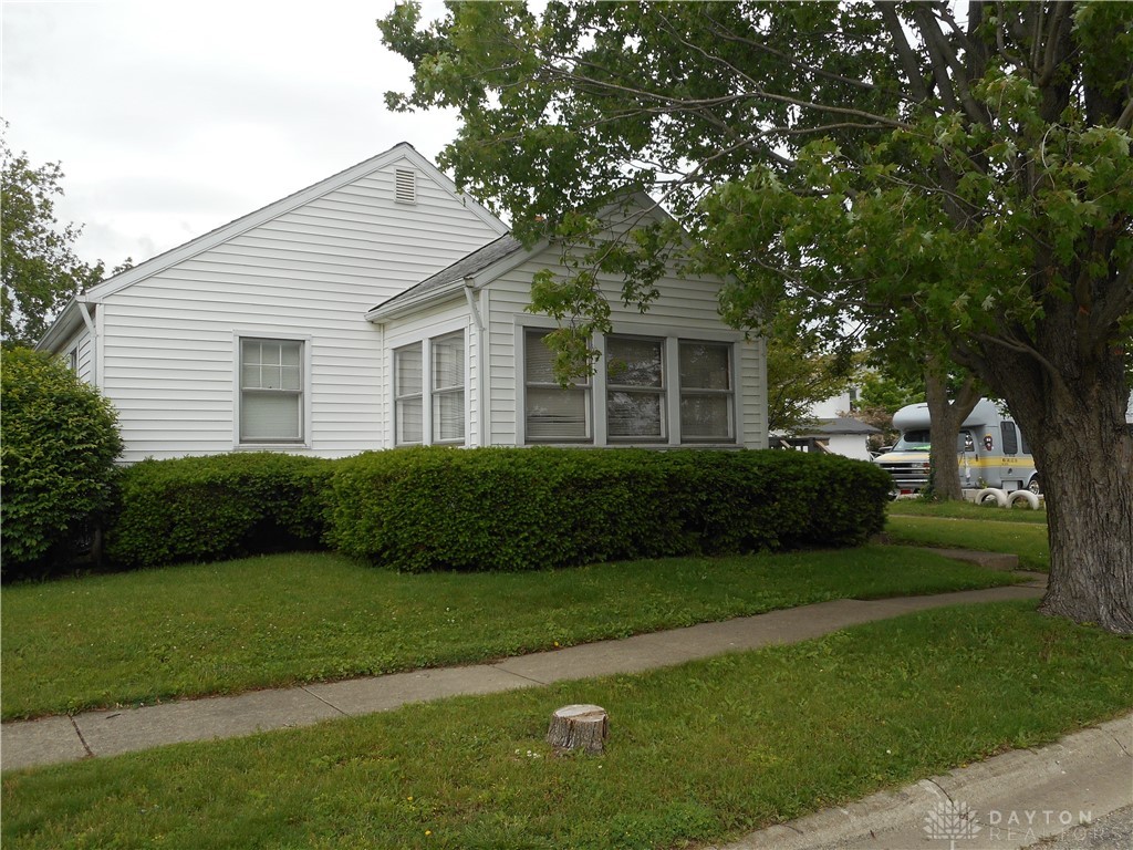 223 W Washington Street, New Carlisle, Ohio image 2