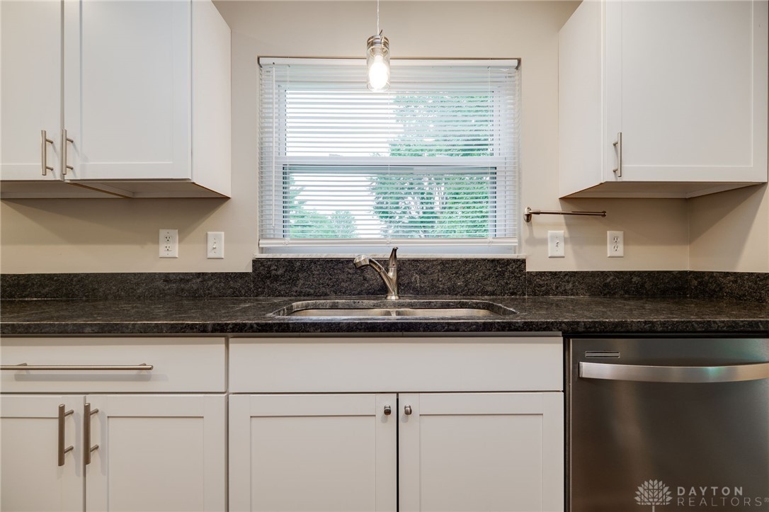 Beavercreek, Ohio 45434, United States, 3 Bedrooms Bedrooms, ,2 BathroomsBathrooms,Residential,Pending,155060