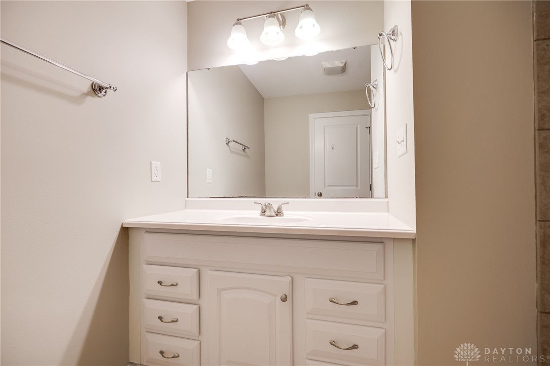 Beavercreek, Ohio 45434, United States, 3 Bedrooms Bedrooms, ,2 BathroomsBathrooms,Residential,Pending,155060