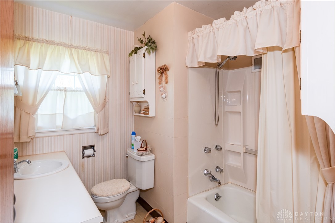 817 Old Mill Road, Springfield, Ohio image 25