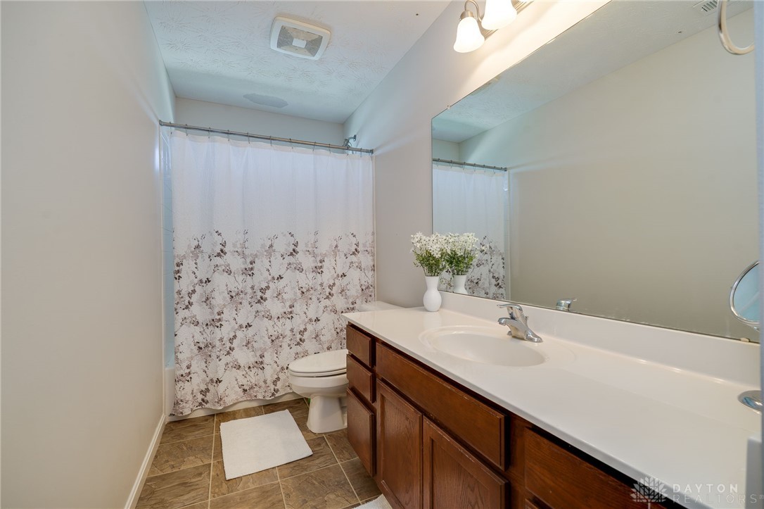 4239 Silver Oak Way, Dayton, Ohio image 28