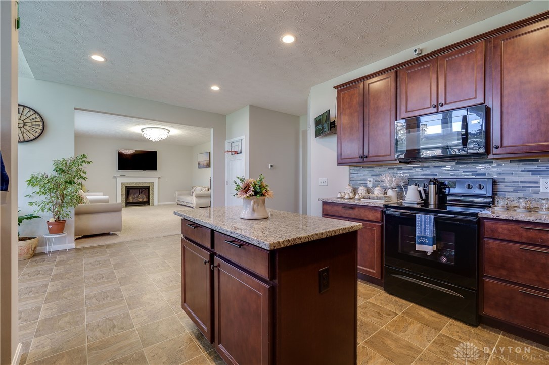 4239 Silver Oak Way, Dayton, Ohio image 6