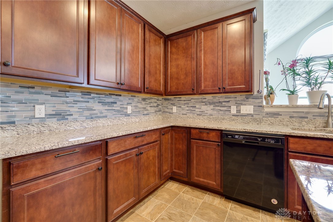 4239 Silver Oak Way, Dayton, Ohio image 9