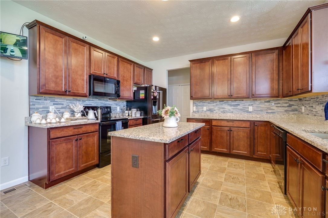 4239 Silver Oak Way, Dayton, Ohio image 5