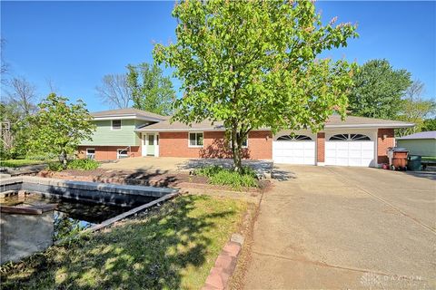 Photo of 122 Cherry Hill Drive, Beavercreek, OH 45440 (MLS # 957498)