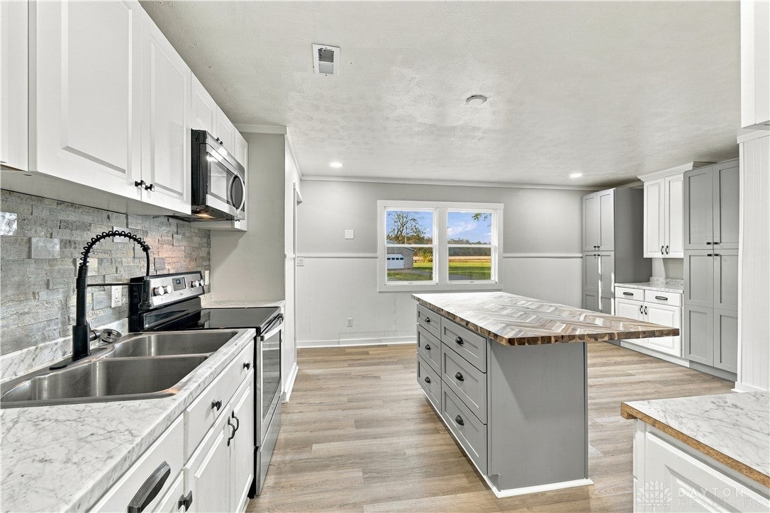 3576 Shawnee Trail
