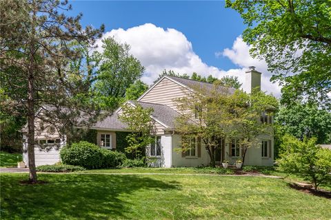 Photo of 84 Thruston Boulevard, Oakwood, OH 45409 (MLS # 957784)
