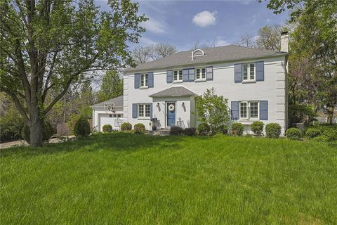 Photo of 119 Lookout Drive, Oakwood, OH 45409 (MLS # 956452)