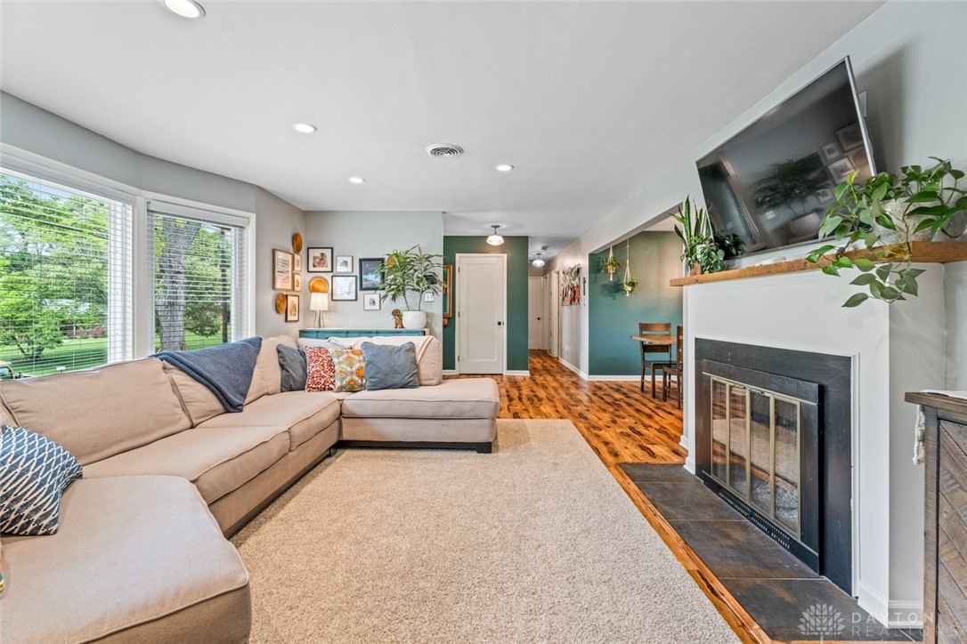 974 Laurelwood Road, Dayton, Ohio image 3