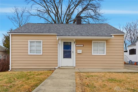 Photo of 431 N Garland Avenue, Dayton, OH 45403 (MLS # 950329)