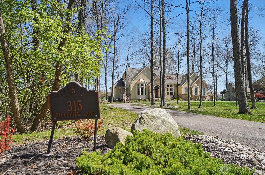 315 Ridgeview Lane