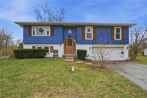 Photo of 290 Ginghamsburg Road, Tipp City, OH 45371 (MLS # 955023)