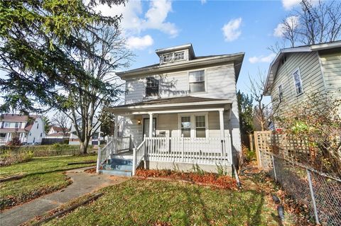 Photo of 710 Greenlawn Avenue, Dayton, OH 45403 (MLS # 948796)