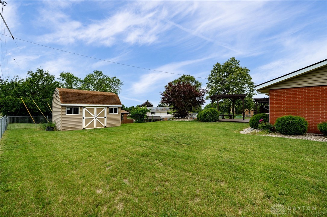 1252 Harmony Lane, Fairborn, Ohio image 36