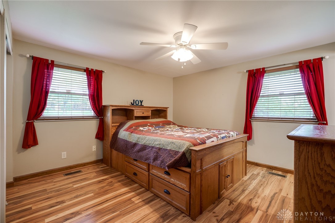 1252 Harmony Lane, Fairborn, Ohio image 25