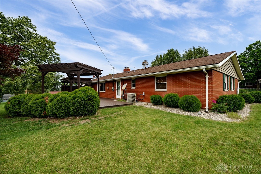 1252 Harmony Lane, Fairborn, Ohio image 38