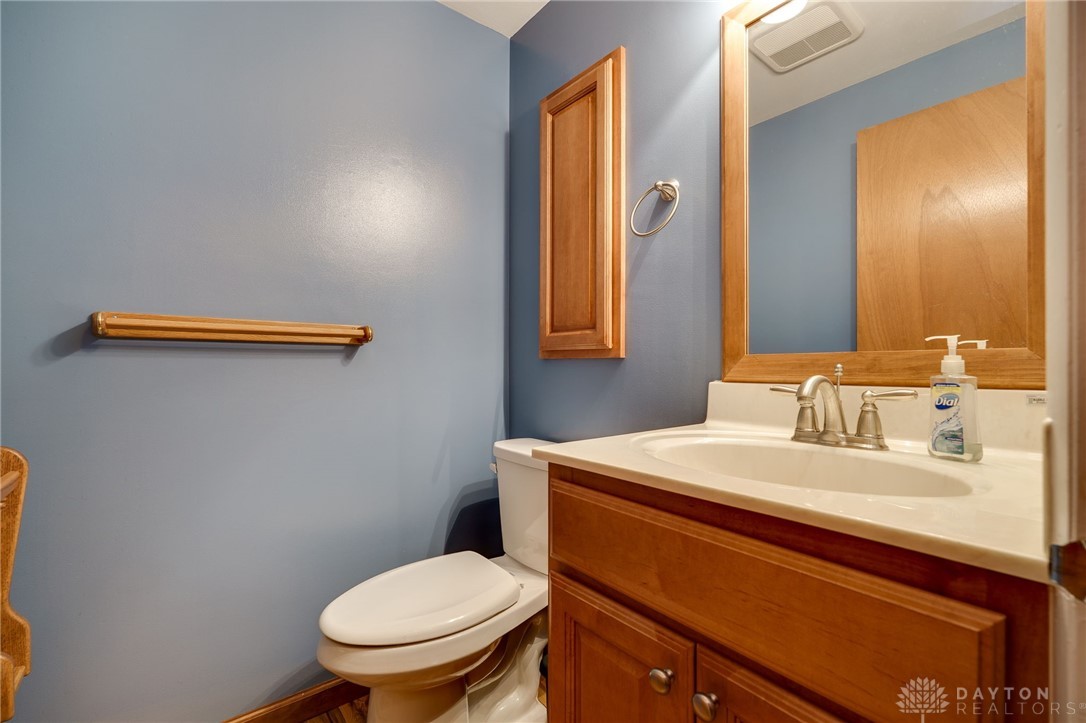 1252 Harmony Lane, Fairborn, Ohio image 15