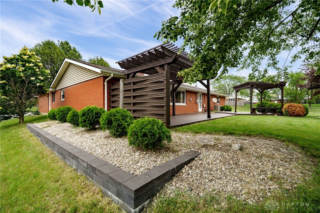 1252 Harmony Lane, Fairborn, Ohio image 39