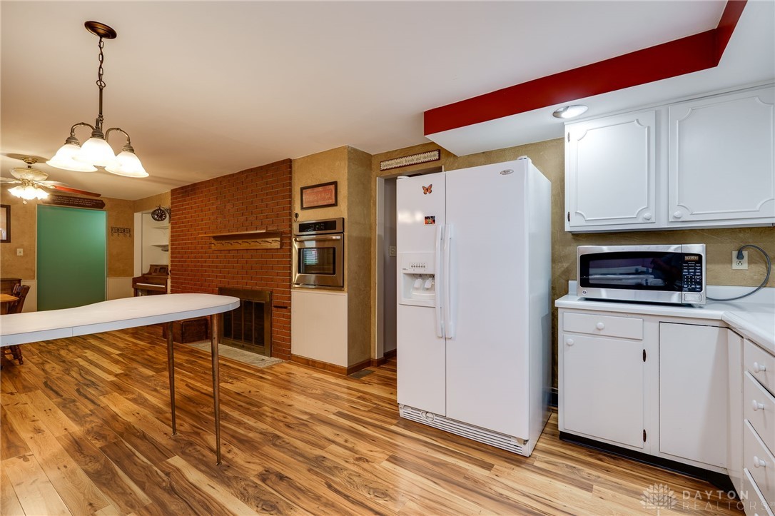 1252 Harmony Lane, Fairborn, Ohio image 14