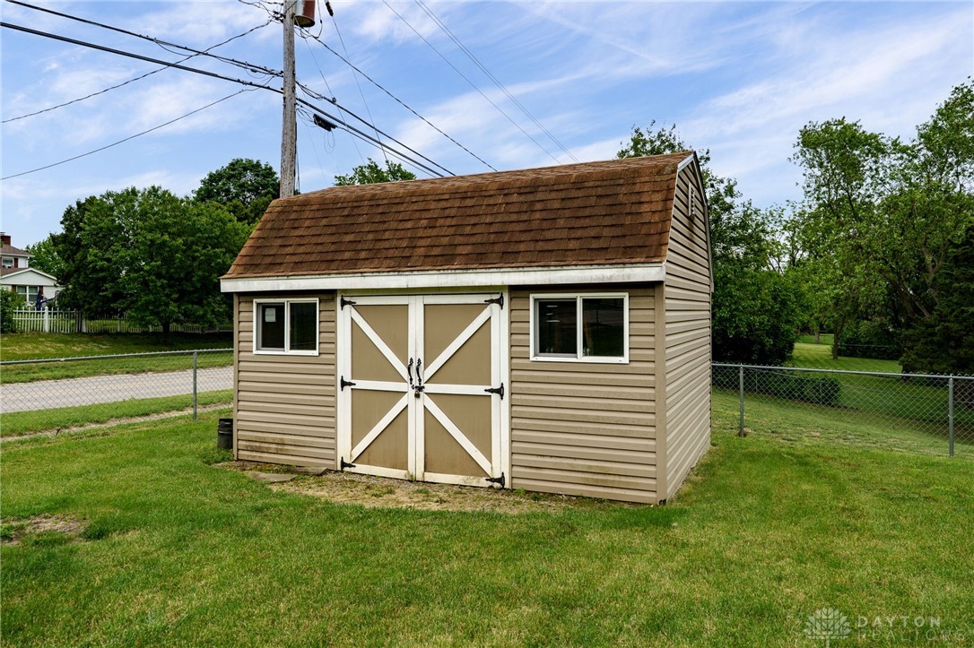 1252 Harmony Lane, Fairborn, Ohio image 37
