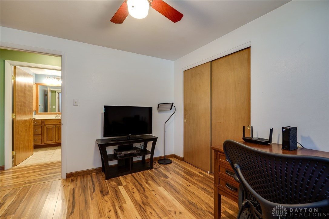 1252 Harmony Lane, Fairborn, Ohio image 23