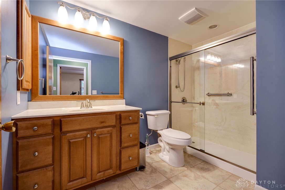 1252 Harmony Lane, Fairborn, Ohio image 24