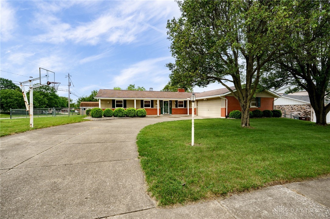 1252 Harmony Lane, Fairborn, Ohio image 3