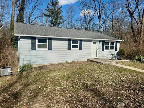 Photo of 3545 N Creek Drive, Greenville, OH 45331 (MLS # 952949)