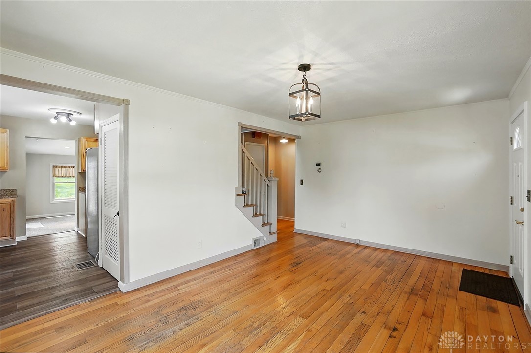 811 Tanglewood Drive, Springfield, Ohio image 7